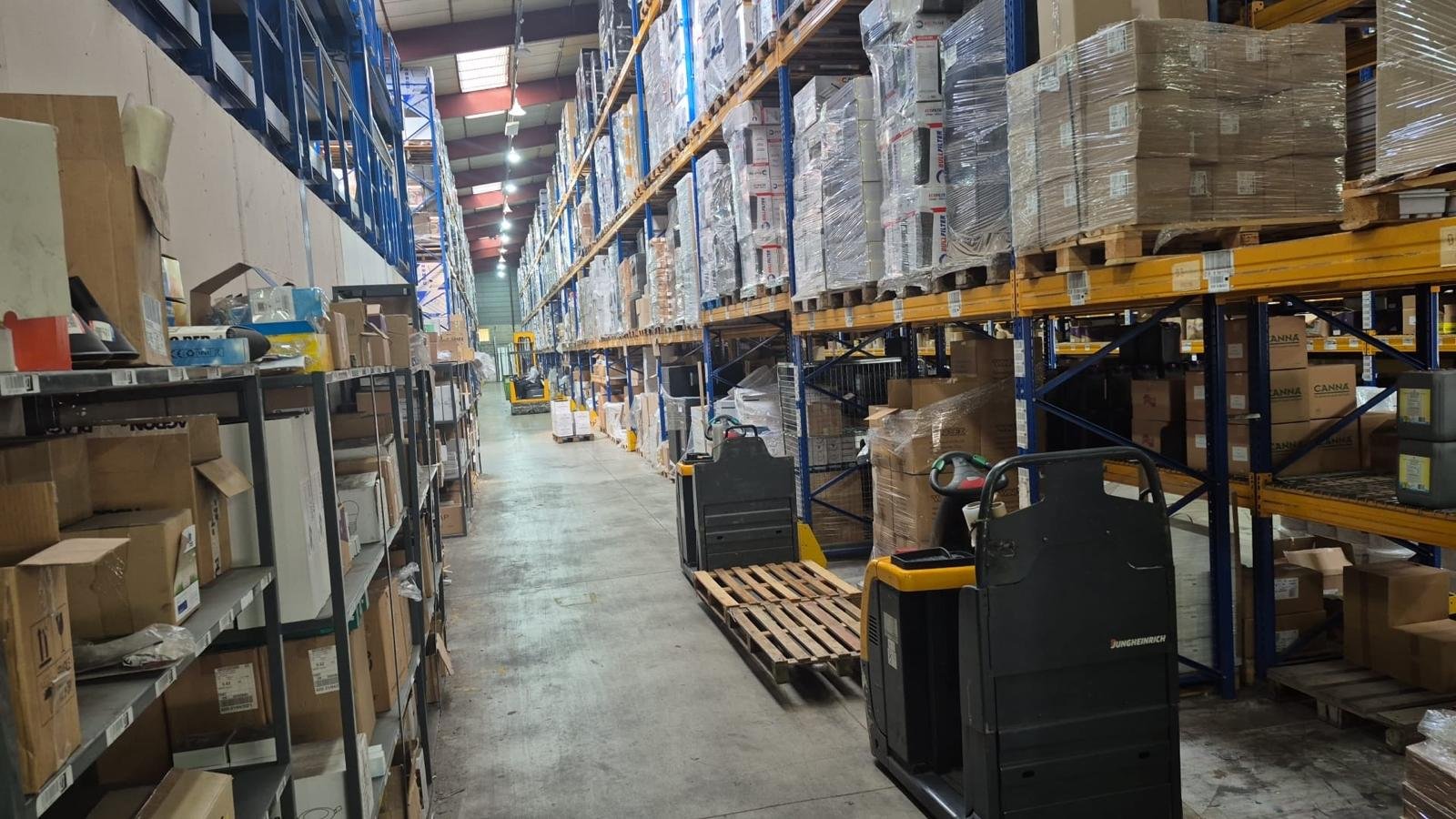 Zone de picking et préparation commandes ID Logistique